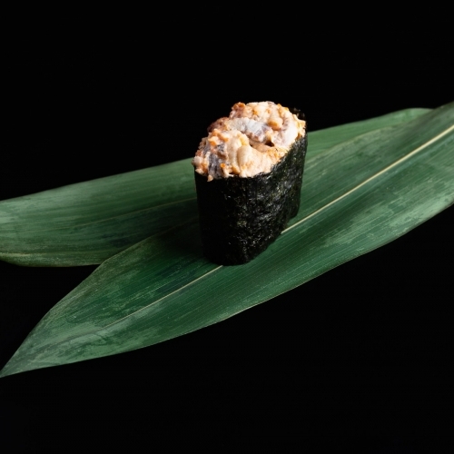 Гункан спайси угорь Гункан спайси угорь