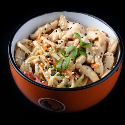 Wok с курицей в сливочном соусе Wok с курицей в сливочном соусе