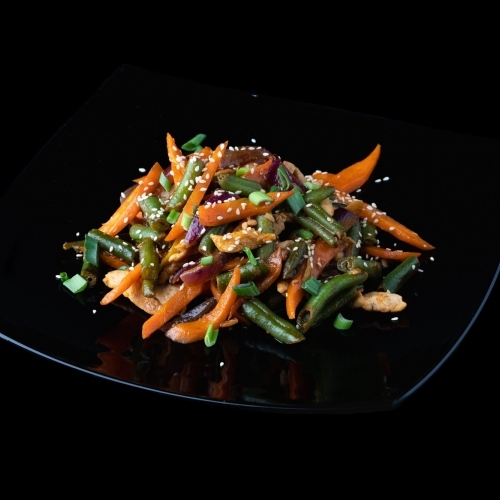 Стручковая фасоль с курицей в соусе "кимчи" Стручковая фасоль с курицей в соусе "кимчи"